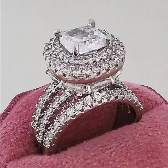 New Luxury 925 Silver Diamond Beautiful Ring - Picture 2 of 6